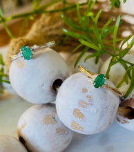 Load image into Gallery viewer, Emerald and Diamond Ring
