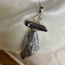 Load image into Gallery viewer, Silicon and Crystal Pendant