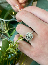 Load image into Gallery viewer, Engagement Ring