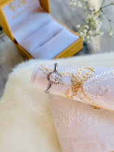 Load image into Gallery viewer, Engagement Ring
