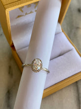 Load image into Gallery viewer, Engagement Ring
