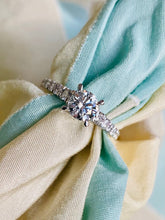 Load image into Gallery viewer, Lab Grown Diamond Ring
