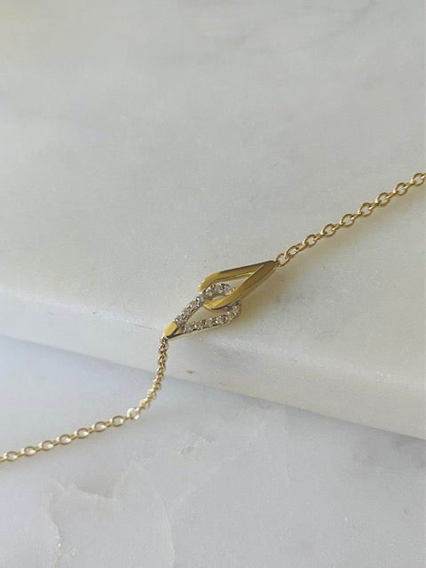 Interlocking Loops Diamond Bracelet