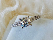 Load image into Gallery viewer, Lab Grown Diamond Ring
