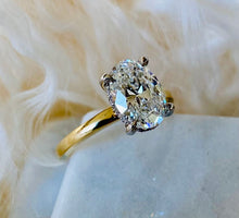 Load image into Gallery viewer, Lab Grown Diamond Ring
