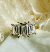 Load image into Gallery viewer, Lab Grown Diamond Ring
