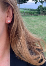 Load image into Gallery viewer, Diamond stud earrings
